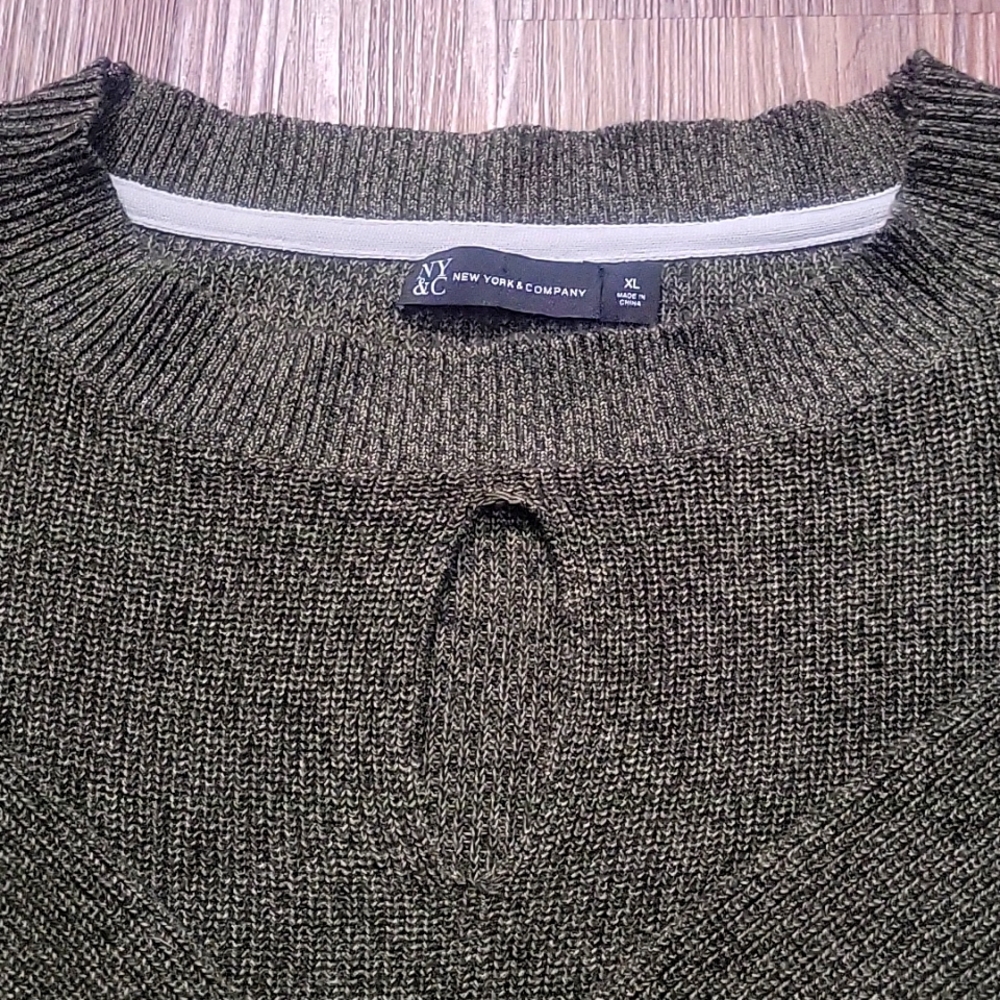 NY&C New York & Company green sweater XL